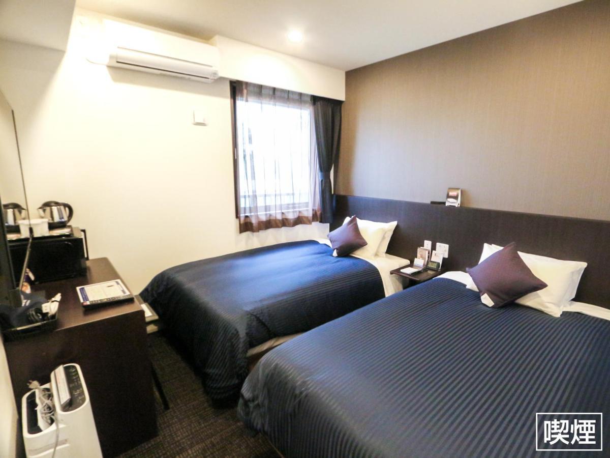 Hotel Livemax Yokohama Stadium Mae Esterno foto